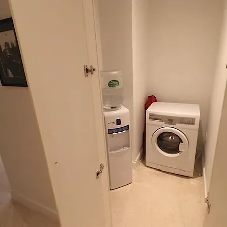 Modern One Bedroom In Cihangir