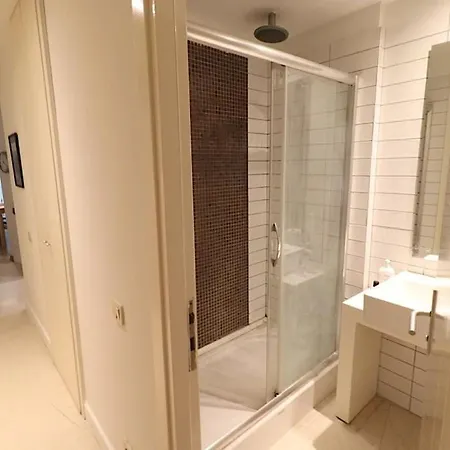 Modern One Bedroom In Cihangir Appartamento